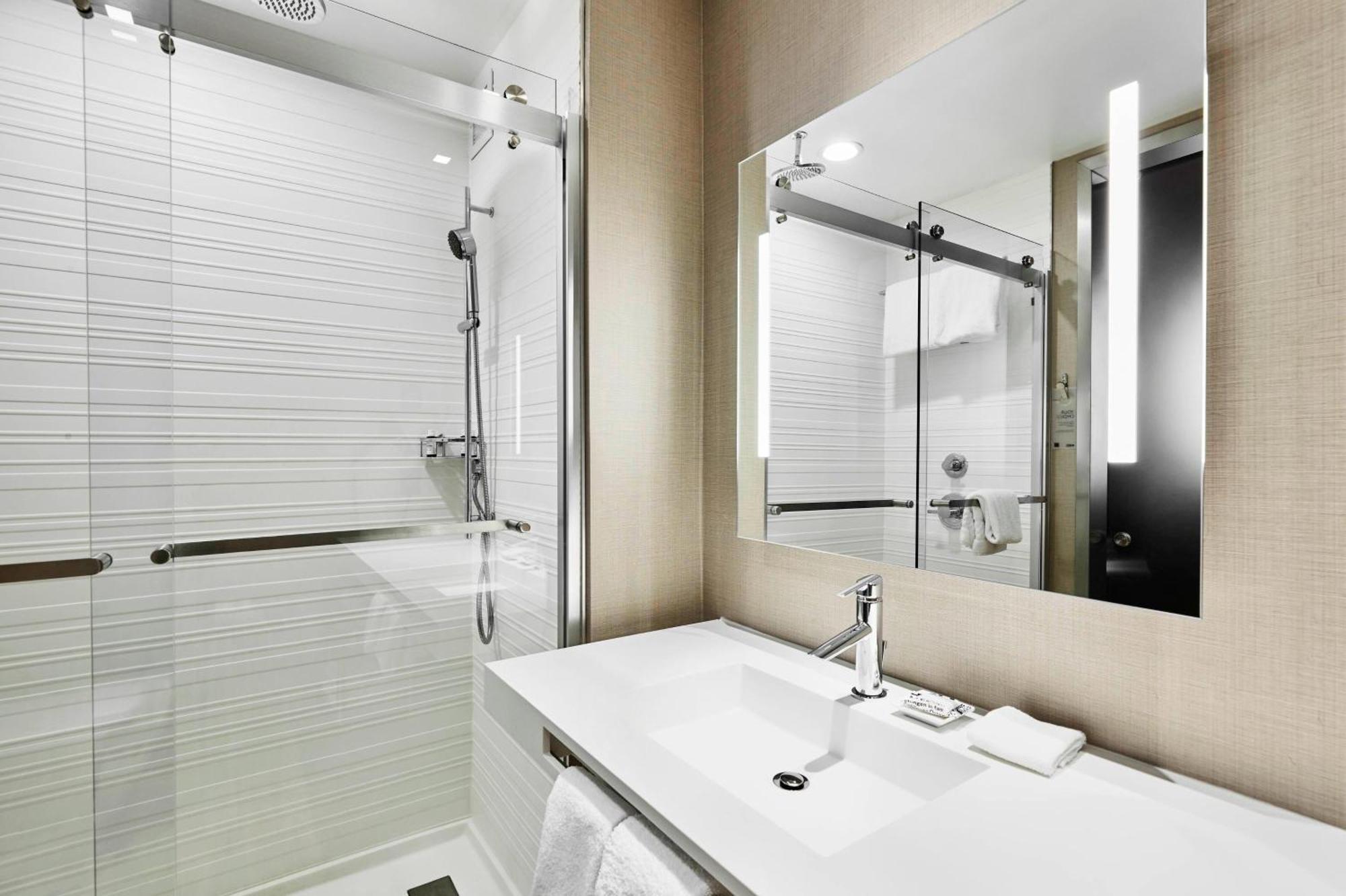 Ac Hotel By Marriott Cincinnati At The Banks Exterior foto